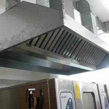 18.кухонный зонт над пароконвектоматом